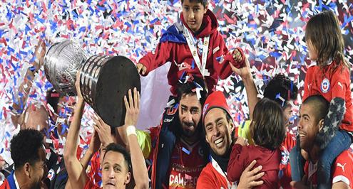 خورخي سامباولي بين البقاء مع تشيلي واستثمار الانتصار أو خوض تجربة تدريب جديدة 